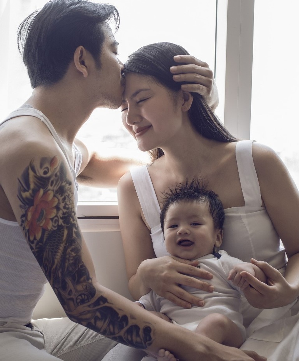 Ngọc Lan - Thanh Bình tung ảnh con trai kháu khỉnh 2 tháng tuổi - 12 Ngọc Lan hạnh phúc bên chồng và con trai