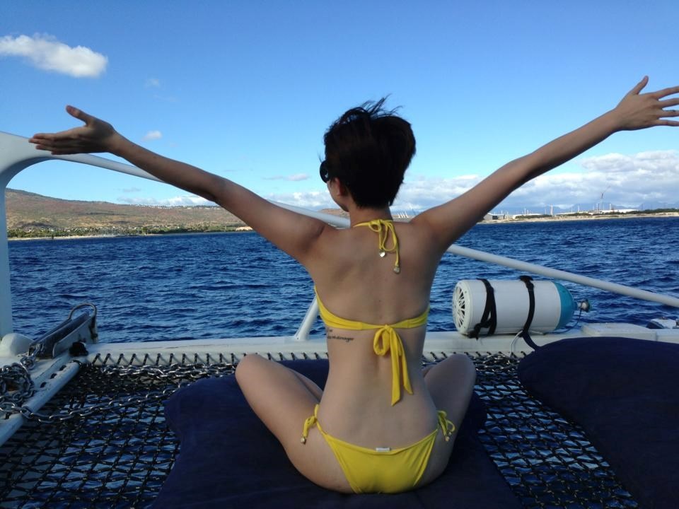 Từ khi quay trở lại với showbiz, Tóc Tiên như bùng nổ mạnh mẽ khi tham gia rất nhiều chương trình trong nhiều vai trò từ ca hát, tham gia game show, giám khảo rồi huấn luyện viên ở truyền hình thực tế...