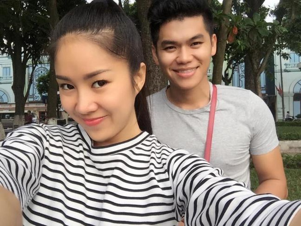 Những cặp đôi "chị - em” nổi tiếng của showbiz Việt - 9 Trong một chương trình, MC Đại Nghĩa hỏi anh có ước mơ về chung một mái nhà với Lê Phương không thì phi công trẻ Trung Kiên trả lời: Đó không phải là ước mơ, mà là chắc chắn. Hiện tại, tôi ước mơ lúc nào cũng thấy Lê Phương cười.
