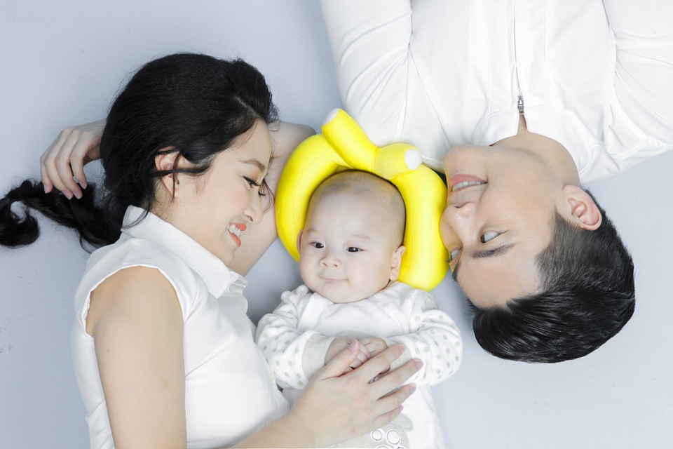 Hồng Phượng cho biết càng lớn cậu nhóc càng giống cha