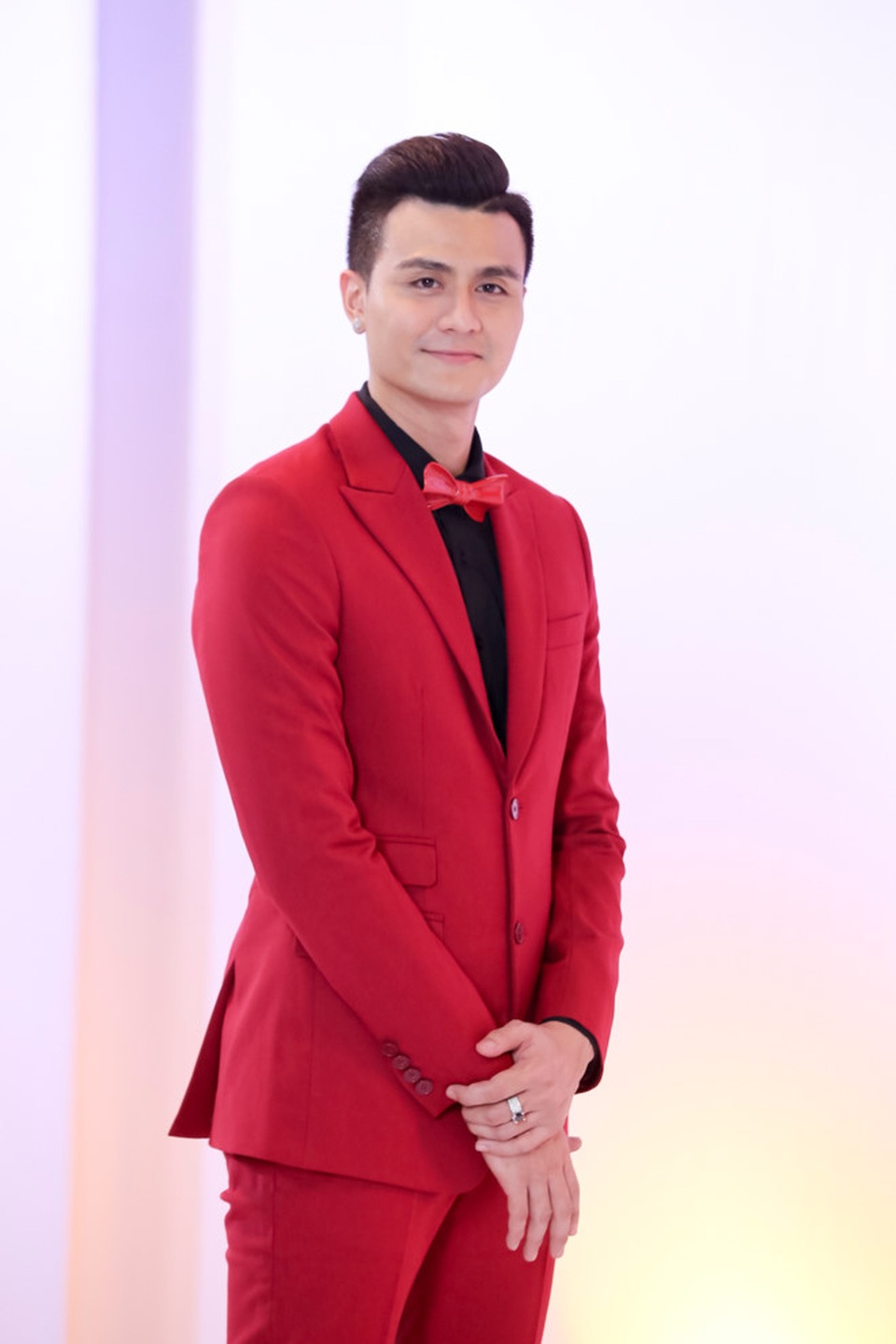 Vĩnh Thụy thường xuyên bị chê bai vì nói quá ít, diễn đạt kém hấp dẫn và khá mờ nhạt khi đồng hành cùng Hồ Ngọc Hà, Phạm Hương và Lan Khuê.