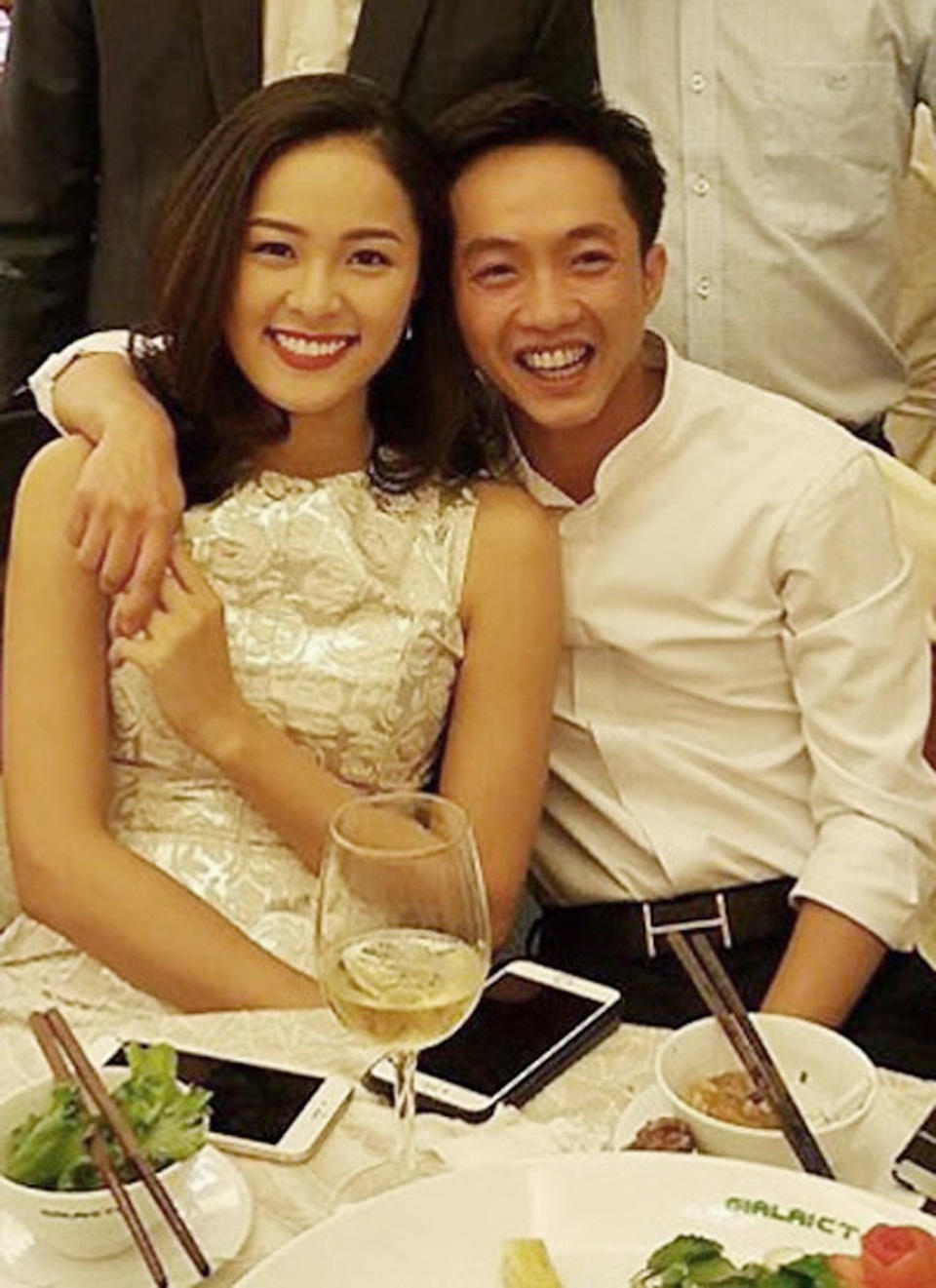 Chưa đầy hai tháng, 4 cặp đôi nổi tiếng showbiz chia tay - 11
Hạ Vi được chú ý kể từ khi trở thành “bạn gái mới” của doanh nhân Quốc Cường