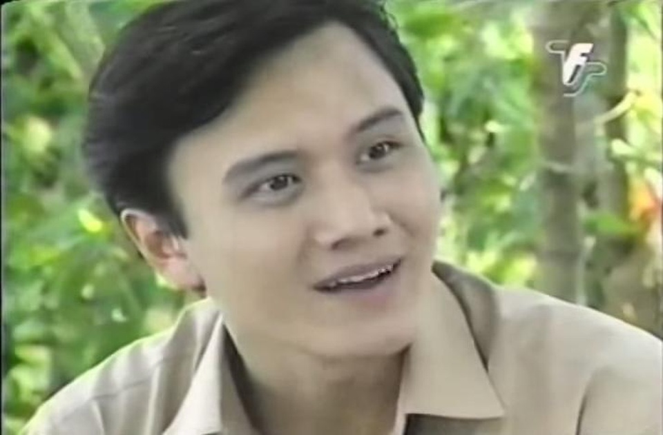 Cuộc đời “sóng gió” của dàn diễn viên “Người đẹp Tây Đô” sau hơn 20 năm - 13 Lê Công Tuấn Anh trong vai cậu học trò thông minh giỏi giang đem lòng yêu thương Bạch Cúc, vì gia cảnh nghèo khổ nên mối tình của anh và Bạch Cúc kết thúc khi cô bị ép đi lấy chồng.