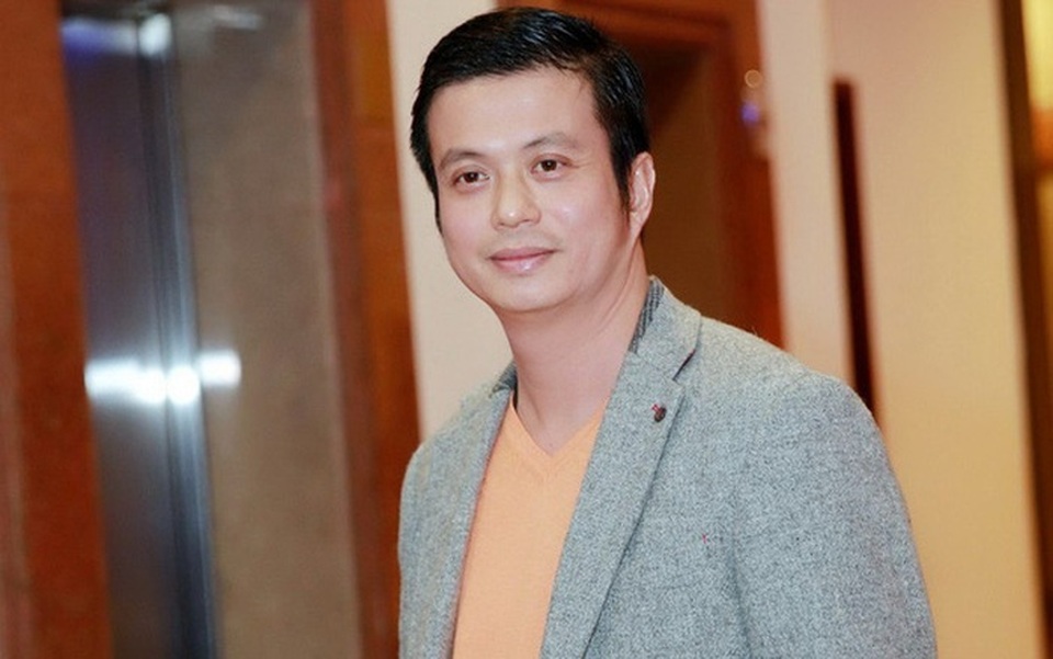 Dàn diễn viên nổi tiếng “Những ngọn nến trong đêm” ngày ấy, giờ ra sao? - 6 Bá Anh năm nay 43 tuổi, tuy không tham gia vào nhiều dự án phim truyền hình mới nhưng anh vẫn hoạt động tích cực ở mảng kịch nói tại Nhà hát Tuổi trẻ.