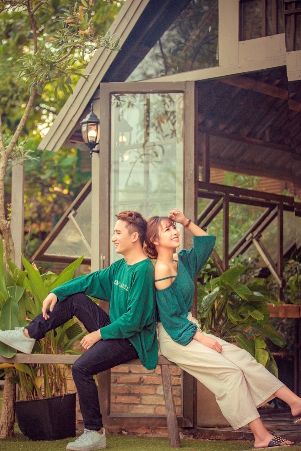 Bạn gái hotgirl của Phan Mạnh Quỳnh lần đầu tiên lộ diện - 3 Với vẻ ngoài xinh đẹp, đáng yêu, bạn gái của nam ca nhạc sĩ được nhiều người khen ngợi.