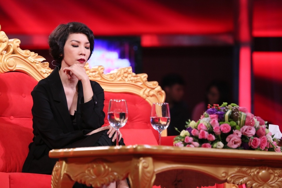 Mối tình 7 năm của Xuân Lan chỉ thể hiện tình cảm bằng 2 lần nắm tay, 2 lần hôn má