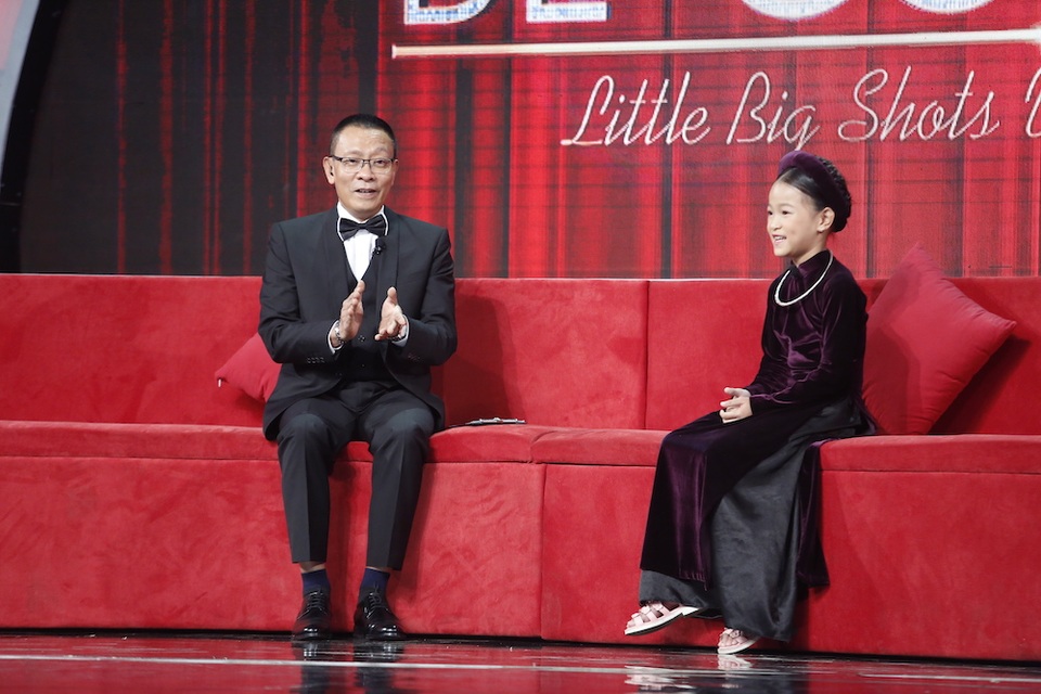 Không như nhiều em bé khác có sở thích lên mạng chơi game, xem ca nhạc, phim ảnh thì Thục Trinh lại thích cùng bạn bè ngồi đánh phách và hát ca trù vào ngày cuối tuần.