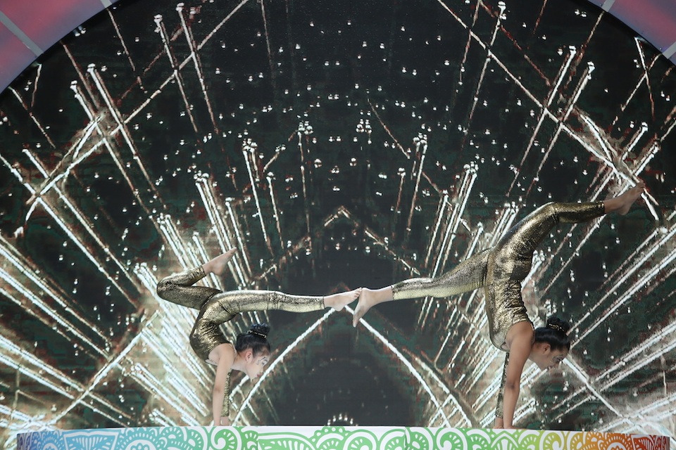 Trong màn trình diễn tài năng, Ánh Ngọc đã trình diễn uốn dẻo cùng với cô giáo người Ấn Độ và khiến cho khán giả choáng ngợp bởi kỹ thuật điêu luyện và sự chuẩn xác trong từng động tác của em.