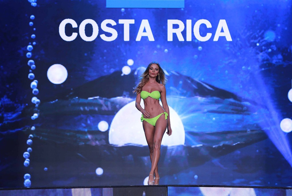 Huyền My và thí sinh Hoa hậu Hòa bình nóng bỏng với bikini - 15 Đại diện Costa Rica vô cùng nóng bỏng
