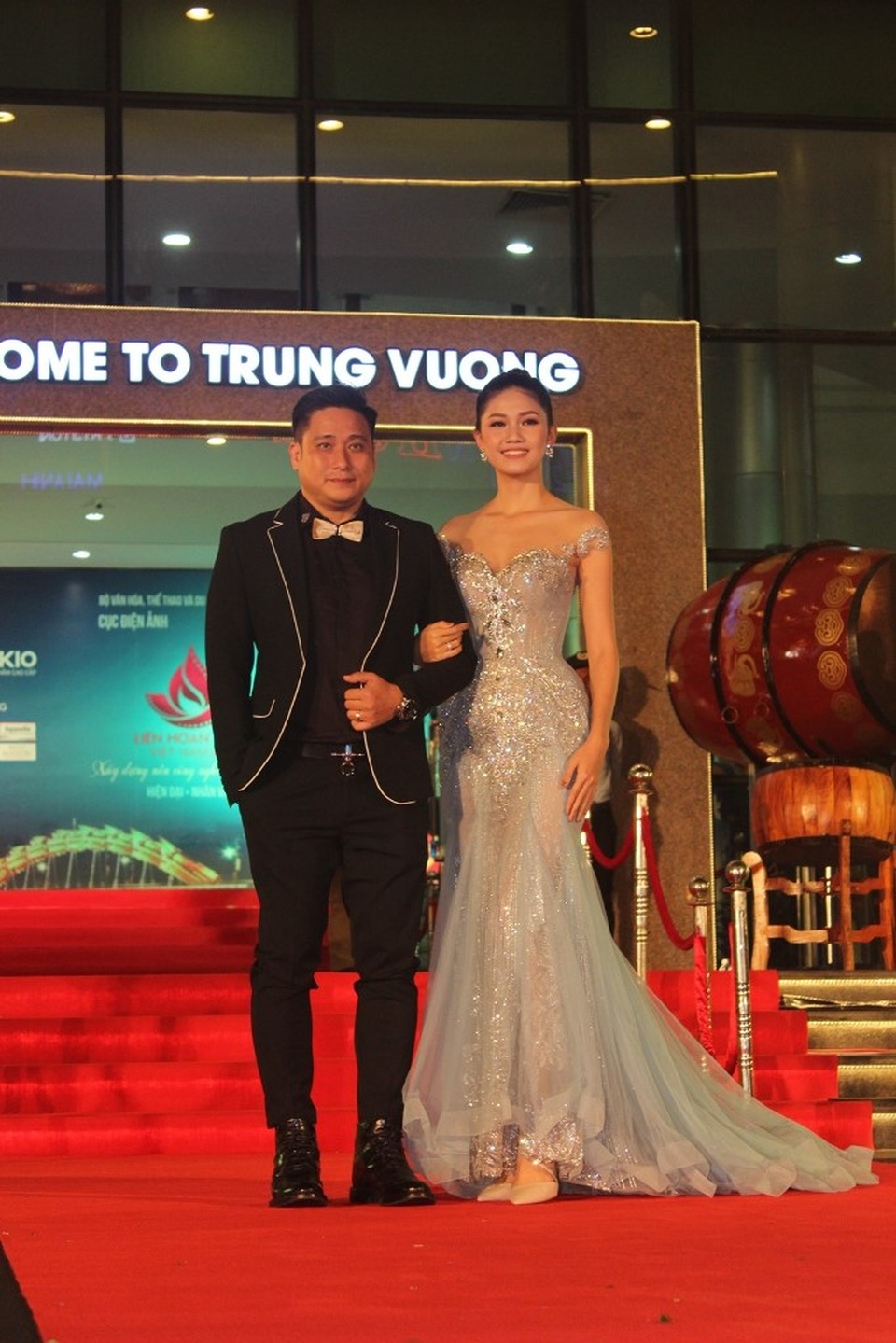 Đảm nhận vai trò MC thảm đỏ là Á hậu Thanh Tú và diễn viên Minh Tiệp.