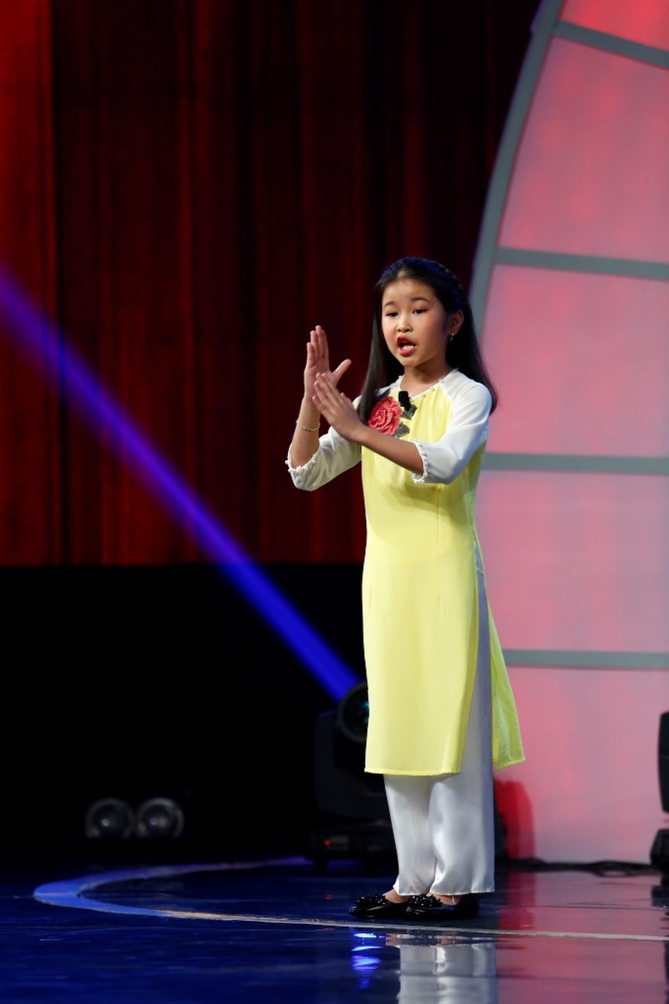 MC Lại Văn Sâm “đề nghị” Sở Du lịch Ninh Bình thu nhận "hướng dẫn viên" 9 tuổi - 2 Chính vì cách giới thiệu quá cuốn hút nên MC Lại Văn Sâm đã không ngừng thích thú và muốn đi thăm ngay ngôi chùa Bái Đính ở Ninh Bình.