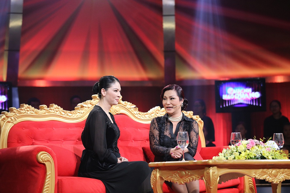 Cindy Thái Tài: “17 năm chuyển giới tôi không “héo hon” như người ta đồn thổi” - 1 Trong chương trình, Thủy Hương đã xin phép Cindy Thái Tài để được gọi cô là “cậu” mà hồi ức về lần đầu gặp gỡ.