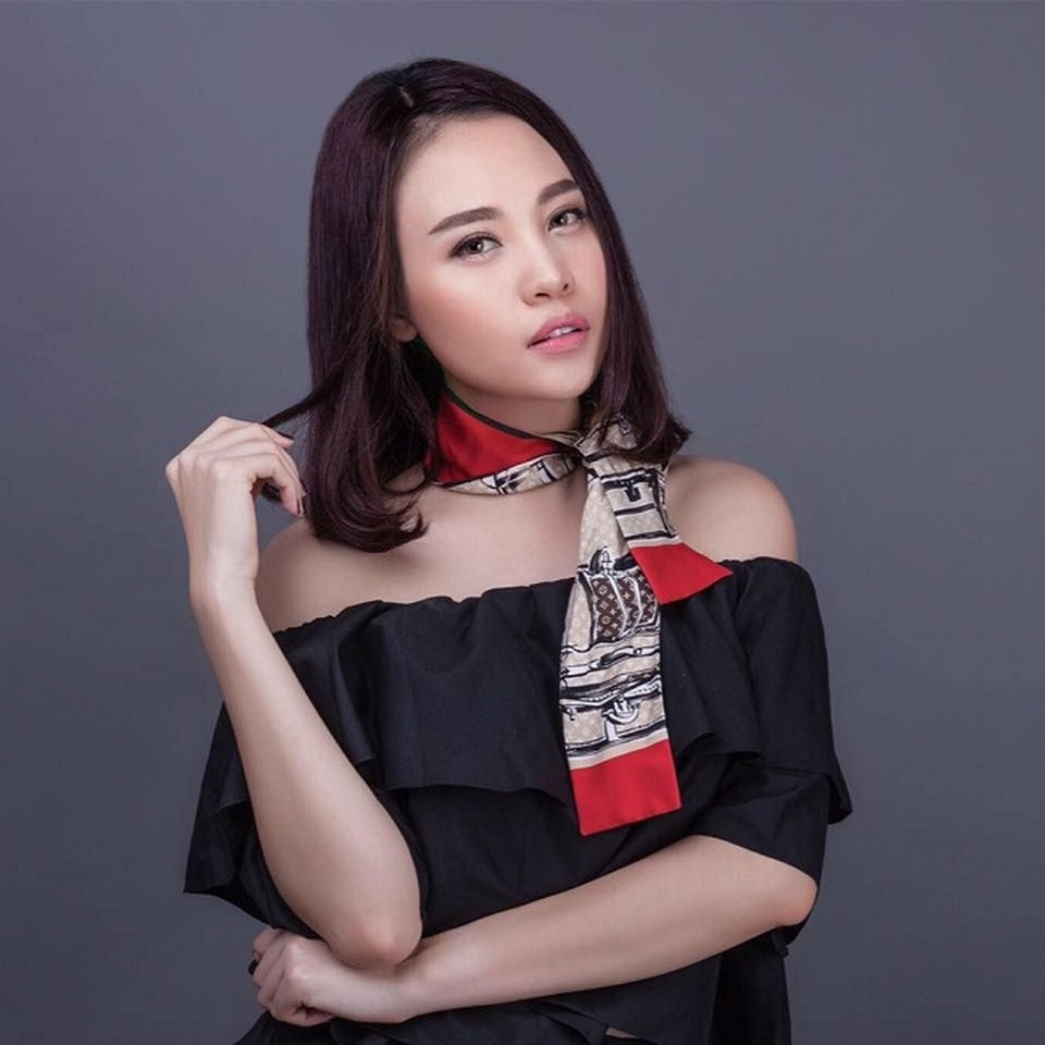 Những nhan sắc người dân tộc nổi bật nhất showbiz Việt - 10 Với nét đẹp cổ điển mà vẫn hiện đại của Đàm Thu Trang trở thành điểm “khác lạ” gây ấn tượng khi làng giải trí ngày càng phát triển.