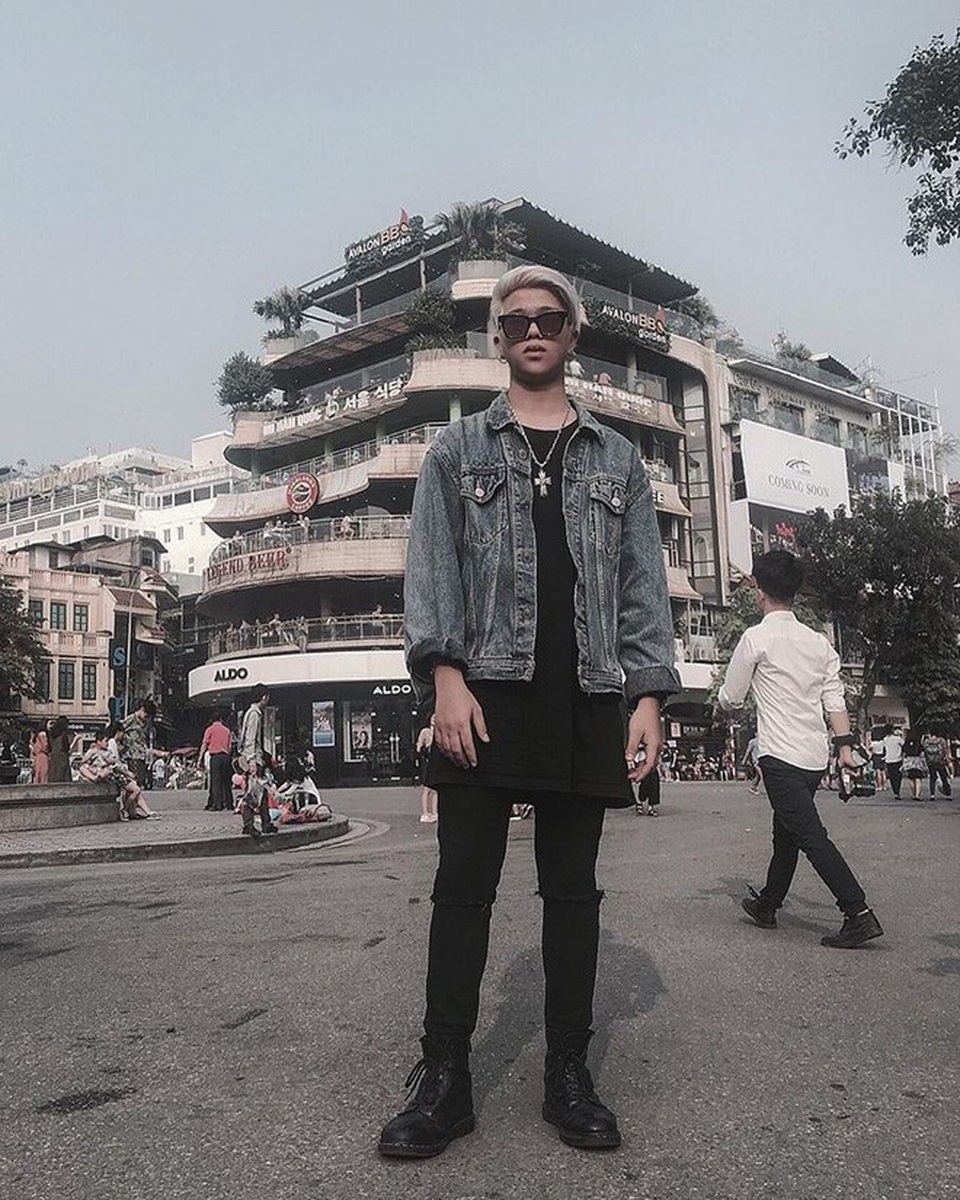 Những sao nhí “dậy thì” khiến người hâm mộ “quay lưng” - 15 Chỉ sau 4 năm vắng bóng, Quang Anh đã quay trở lại với hình ảnh “không thể khác hơn” từ ngoại hình cho đến phong cách của mình.