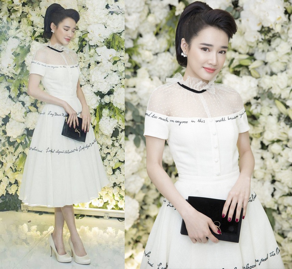 Hoàng Thuỳ đẹp nhất tuần; Thái Trinh diện trang phục lộ vòng 1 "xập xệ" lọt top sao xấu - 3 Nhã Phương tiếp tục diện 1 thiết kế trong BST mới nhất của NTK Lê Thanh Hoà. Cũng như Hương Giang, nữ diễn viên chọn cho mình tạo hình như một quý cô cổ điển với tóc đánh phồng, hoa tai đá và chiếc túi hộp cầm tay đơn giản.