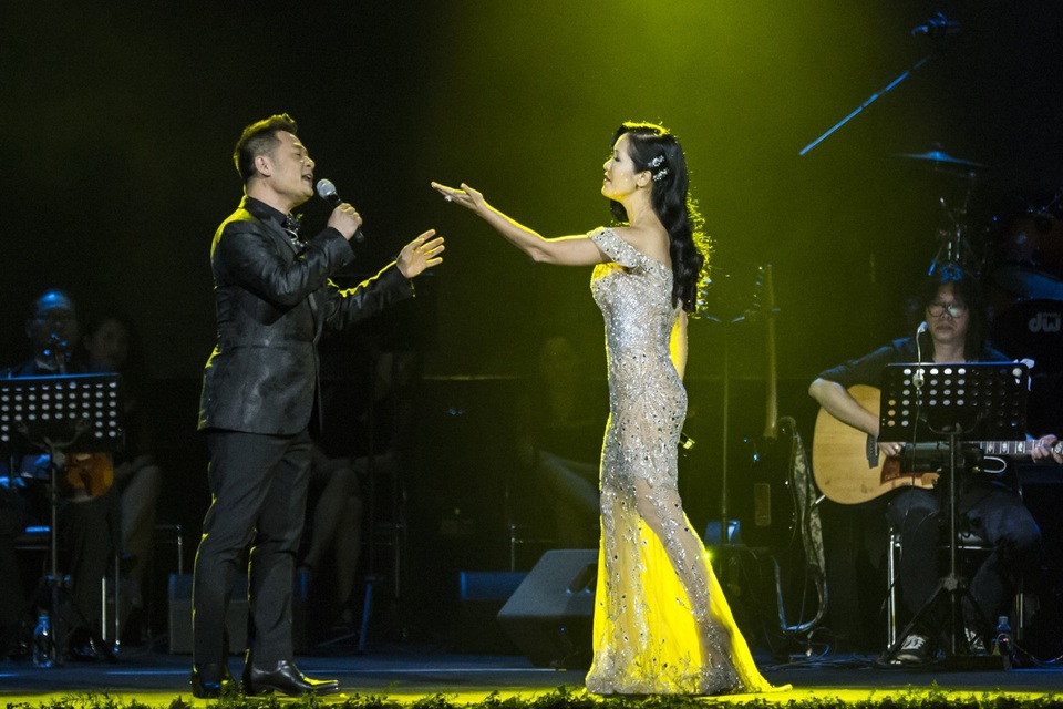 Dàn diva Thanh Lam, Hồng Nhung, Mỹ Linh tham dự liveshow cuối cùng của nhạc sĩ Dương Thụ - Ảnh 8. Dàn diva Thanh Lam, Hồng Nhung, Mỹ Linh tham dự liveshow cuối cùng của nhạc sĩ Dương Thụ - Ảnh 8.