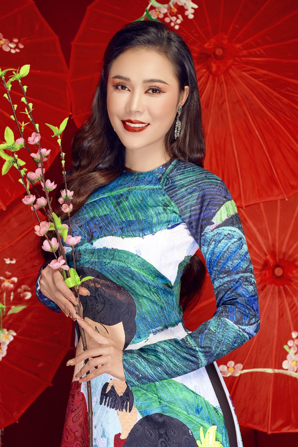 Á quân “Người kể chuyện tình” Hồng Gấm từng đón Tết trong nước mắt khi chịu cảnh đói khổ, cô đơn - Ảnh 1. Á quân “Người kể chuyện tình” Hồng Gấm từng đón Tết trong nước mắt khi chịu cảnh đói khổ, cô đơn - Ảnh 1.