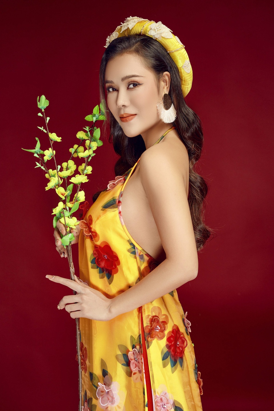 Á quân “Người kể chuyện tình” Hồng Gấm từng đón Tết trong nước mắt khi chịu cảnh đói khổ, cô đơn - Ảnh 4. Á quân “Người kể chuyện tình” Hồng Gấm từng đón Tết trong nước mắt khi chịu cảnh đói khổ, cô đơn - Ảnh 4.
