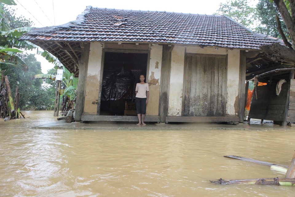 “Dưới biển nước này là toàn bộ ngô bà con vừa gieo trồng...” - 5
