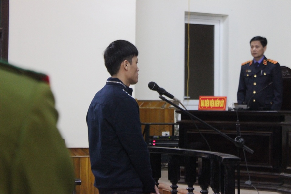 Nguyễn Văn Linh nghe HĐXX tuyên phạt