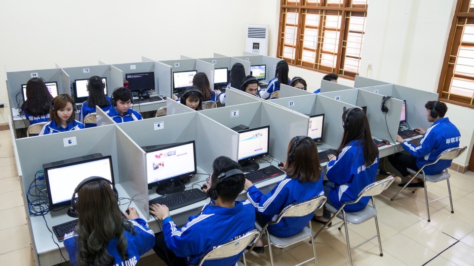 Hoa khôi giỏi ngoại ngữ được chọn là đại diện cho năm du lịch Quảng Ninh 2018 - 5 Giờ học tiếng Anh miễn phí