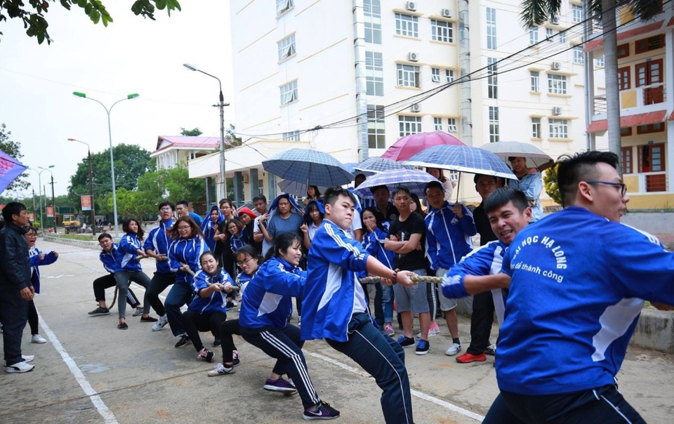 Hoa khôi giỏi ngoại ngữ được chọn là đại diện cho năm du lịch Quảng Ninh 2018 - 6 Sinh viên tham gia các hoạt động văn hóa – văn nghệ - thể thao