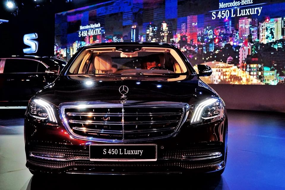 GLC200 và S450 Luxury xuất hiện ở sự kiện lớn nhất trong năm của Mercedes-Benz ở Hà Nội - 5 S450 Luxury 2018 là dòng xe thể hiện đẳng cấp chủ nhân với thiết kế bắt mắt, nội thất sang trọng…