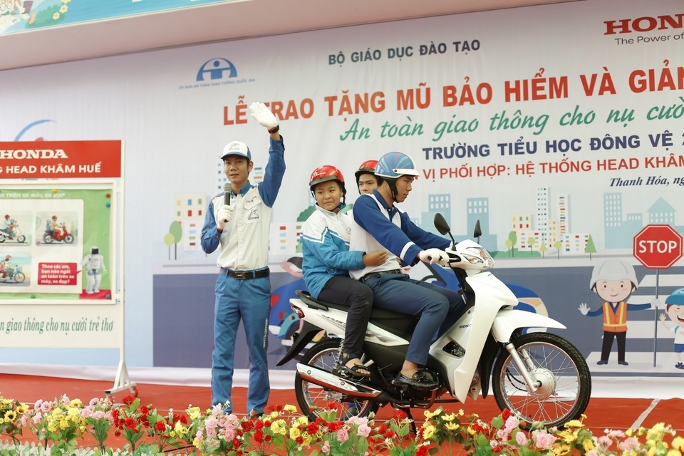 Giải bài toán giao thông trước trường học - Ảnh 4. Giải bài toán giao thông trước trường học - Ảnh 4.