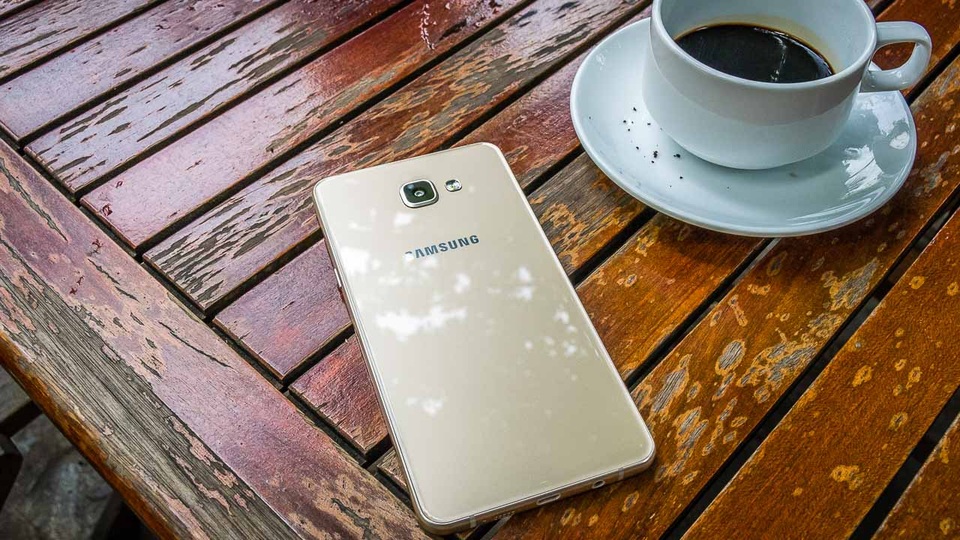 Smartphone Samsung tiếp tục “thống trị” ở hầu hết các phân khúc giá - 3 Mua Galaxy A9 Pro tại thegioididong.com được tham gia trả góp 0% hoặc tặng PMH 400,000đ