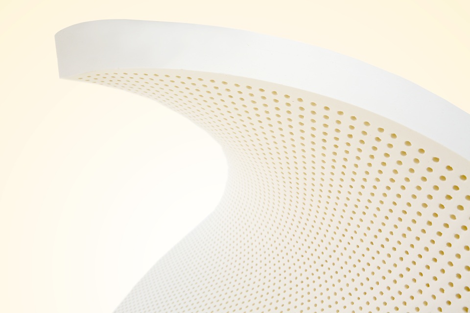 
Nệm Classic cải tiến giữ màu trắng hoàn toàn tự nhiên của cao su, bảo đảm sức khoẻ người dùng.
