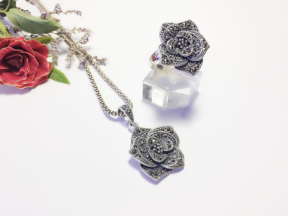 Ngày 20-10, các cô gái mong mốn được tặng gì? - 1