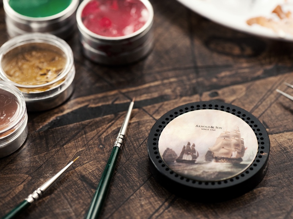 Đồng hồ Arnold & Son - Tinh hoa nghệ thuật 250 năm lịch sử - 4 Những tác phẩm nghệ thuật trên mặt đồng hồ đòi hỏi kĩ thuật tay nghề cao cùng sự tỉ mỉ của những người nghệ nhân Arnold & Son.
