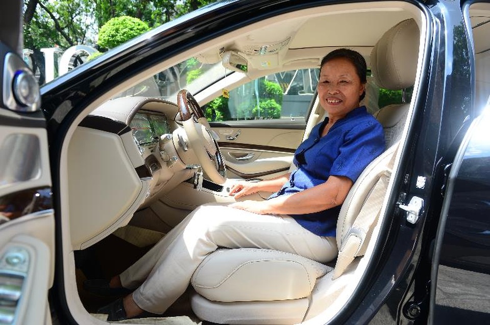 “Giải thưởng của Vinhomes có giá trị rất lớn và xứng tầm với các căn hộ hạng sang tại đây” - Cô Nguyễn Thị Hồng Bích, khách hàng may mắn trúng thưởng đợt 1.