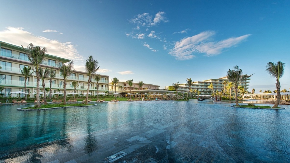 “Dậy sóng” đầu tư biệt thự biển - 1 Quần thể du lịch nghỉ dưỡng FLC Samson Beach & Golf Resort đi vào hoạt động đã thay đổi nhanh chóng nhịp độ phát triển của Thị xã Sầm Sơn