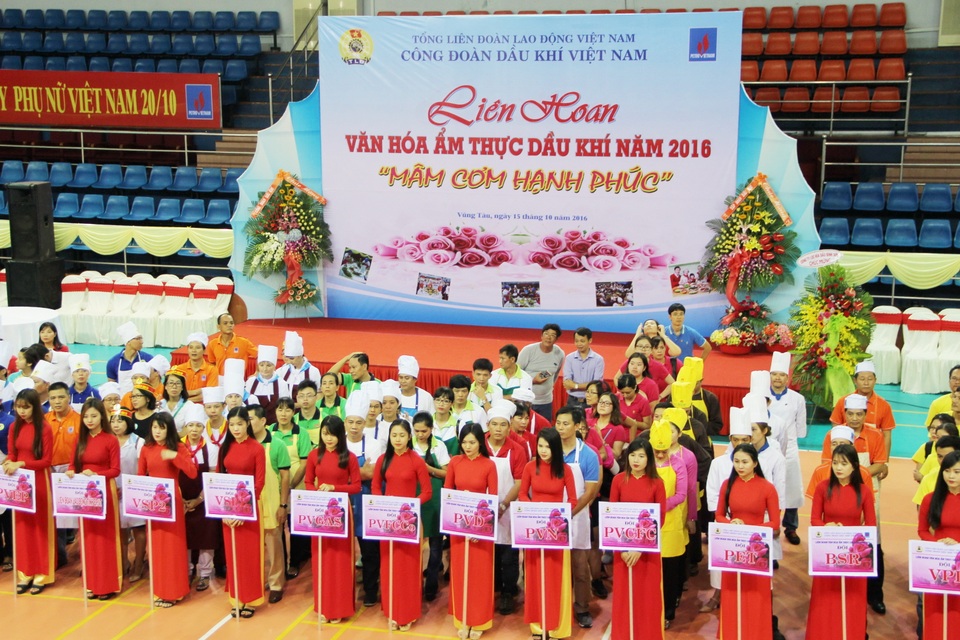 “Mâm cơm thắp lửa yêu thương” của PV Gas chào 20/10 - 1