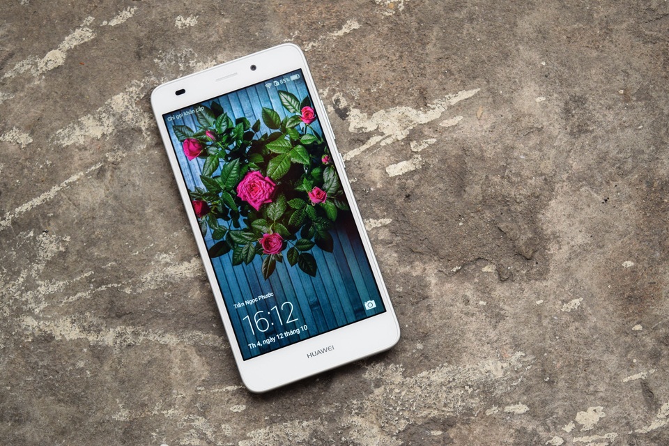 Ánh sáng xanh giúp hỗ trợ người dùng vào ban ngày lại rất có hại khi tiếp xúc liên tục vào ban đêm.