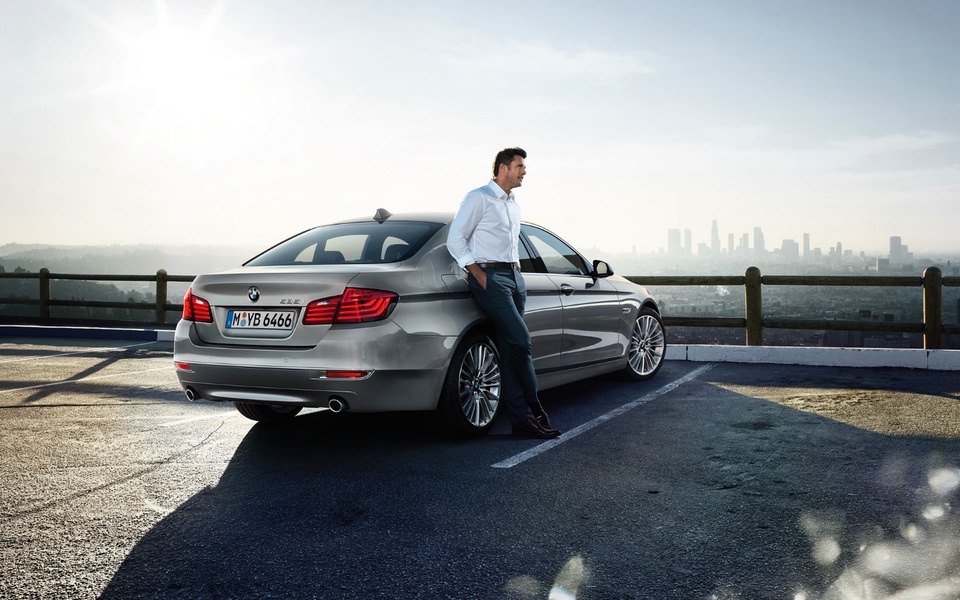 BMW mang công nghệ tiên phong đến triển lãm VIMS - 2 Mẫu Sedan Series 5