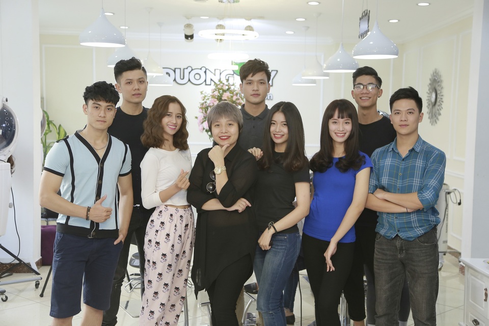 “Tài sắc Phương Đông” - Nơi nét đẹp Phương Đông tỏa sáng - 2 NTK Dương Tây tư vấn hình ảnh cho các bạn thí sinh