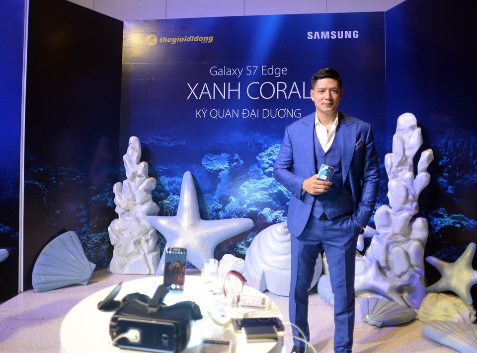 S7 edge màu xanh coral sắp "lên kệ", khách hàng có thể đặt trước từ 4/11 - 3 S7 edge màu xanh coral sắp "lên kệ", khách hàng có thể đặt trước từ 4/11 - 3