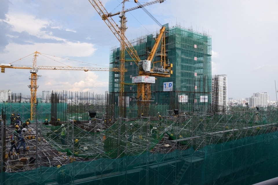 Chỉ cần trả trước 55% nhận căn hộ cao cấp trung tâm TP. Hồ Chí Minh sắp hoàn thiện - 2 Tiến độ và chất lượng của The GoldView được giới đầu tư và khách hàng đánh giá cao