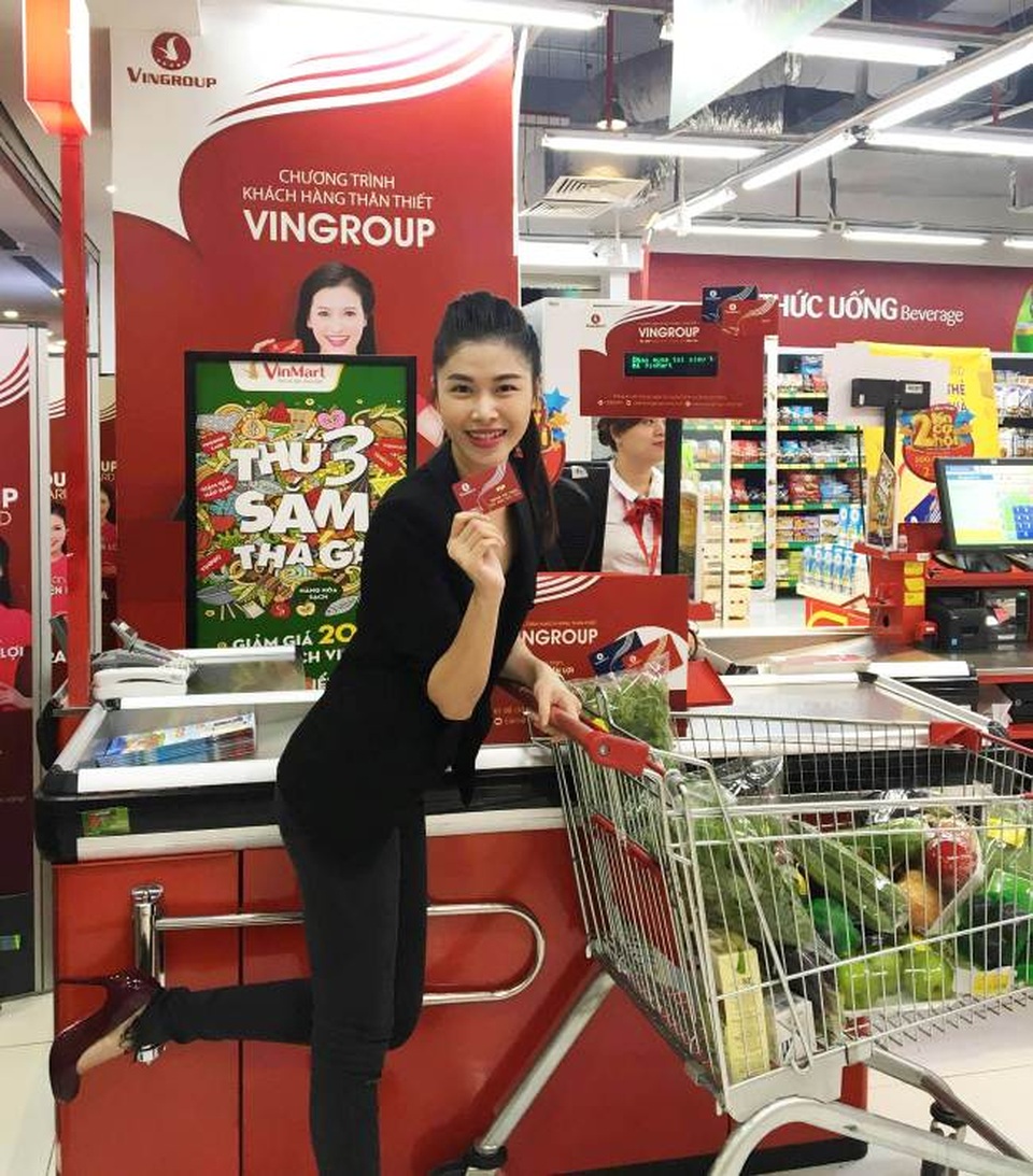 Thẻ tiêu dùng thông minh – Món quà cho phụ nữ hiện đại - 1 Siêu thẻ này được sử dụng để người tiêu dùng tích điểm khi mua sắm hàng ngàn sản phẩm