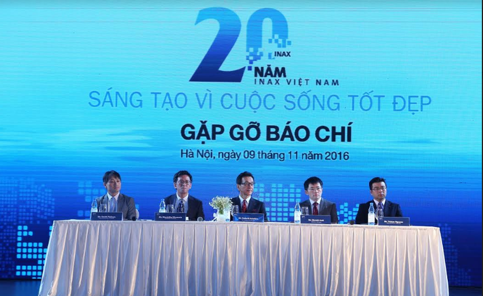 INAX – 20 năm sáng tạo vì cuộc sống tốt đẹp người dân Việt - 1
Đại diện LIXIL tham gia trả lời họp báo