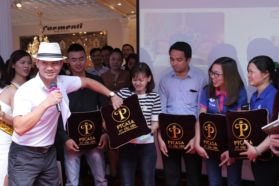 Xuân Bắc cùng Á hậu Dương Tú Anh bất ngờ làm MC “Hãy đoán giá đúng” - 7 Xuân Bắc cùng Á hậu Dương Tú Anh bất ngờ làm MC “Hãy đoán giá đúng” - 7