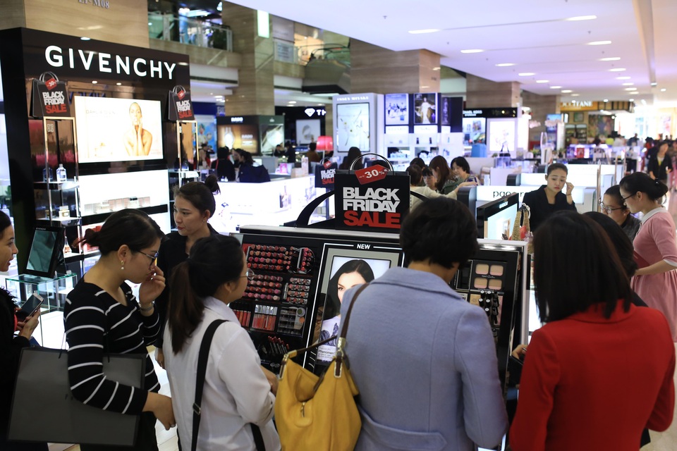 Đến Vicom trong ngày “Thứ 6 đen”  nhận “số 6 vàng may mắn” - 2