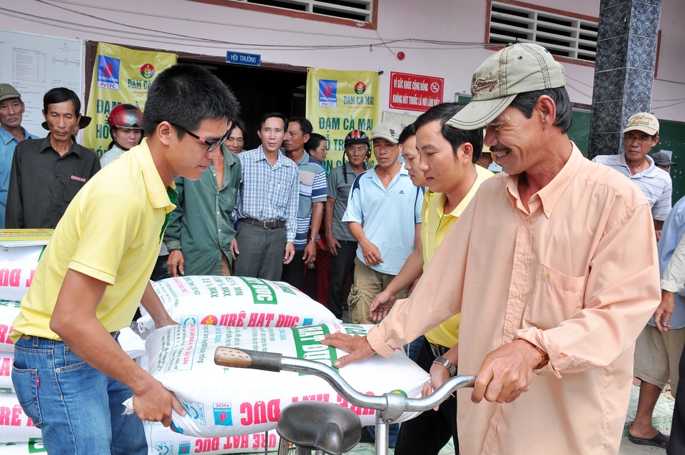 Đạm Cà Mau – Hạt Ngọc Mùa Vàng tiếp tục là thương hiệu Quốc gia 2016 - 2 Đạm Cà Mau – Hạt Ngọc Mùa Vàng tiếp tục là thương hiệu Quốc gia 2016 - 2