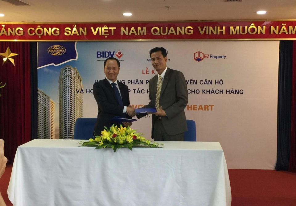 EZ Việt Nam phân phối độc quyền dự án VC2 Golden Heart của Vinaconex2 - 4 Kí kết hợp đồng phân phối độc quyền dự án VC2 Golden Heart giữa Vinaconex 2 và EZ Việt Nam