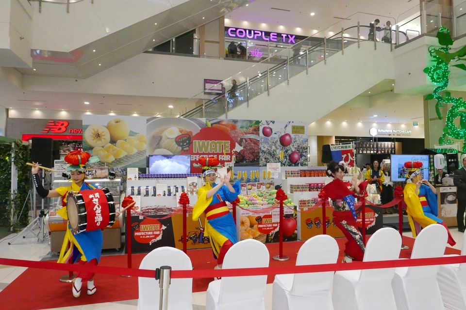 Chưa bao giờ, việc tiếp cận với thực phẩm sạch Nhật Bản lại dễ dàng đến thế - 4 Bên cạnh đó, chương trình còn mang một xứ mệnh đặc biệt là xây dựng và củng cố hệ thống, mạng lưới phân phối nông sản, thuỷ sản tại đất nước mặt trời mọc, mở rộng thị trường xuất khẩu đến Việt Nam.