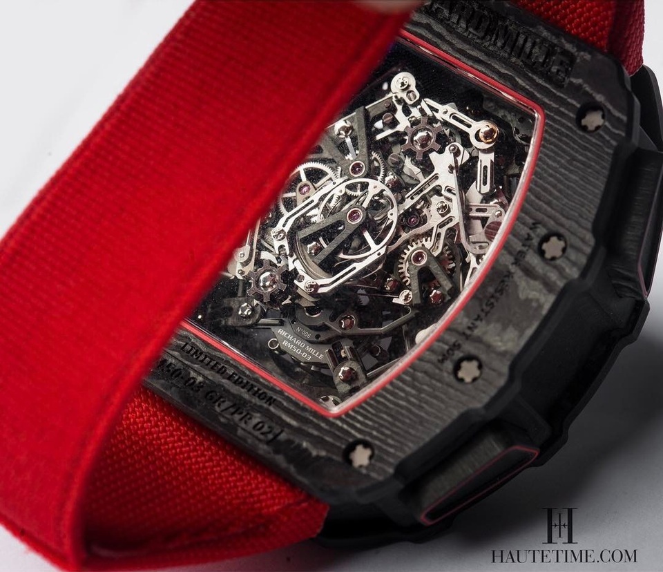 SIHH2017: Richard Mille cùng McLaren đưa vật liệu đoạt giải Nobel vào RM50-03 - 4 Cận cảnh mặt sau của chiếc RM 50-03 với bộ chuyển động chịu được những cú sốc lên đến 5000G.