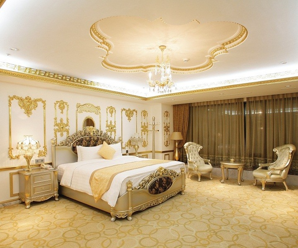 Tận hưởng giấc ngủ như phòng Tổng thống - 1 Đệm trong phòng Tổng thống phải đảm bảo những tiêu chuẩn về chất liệu, kiểu dáng sang trọng cũng như mang lại giấc ngủ sâu cho khách hàng.