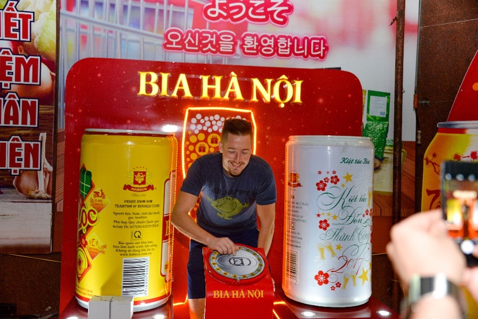 Tết uống bia vang - Mang lộc về nhà cùng bia Hà Nội - 1 Tết uống bia vang - Mang lộc về nhà cùng bia Hà Nội - 1